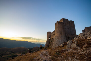 Obraz premium Castello di Rocca Calascio. In provincia dell'aquila, in Abruzzo. Set del film il nome della rosa 