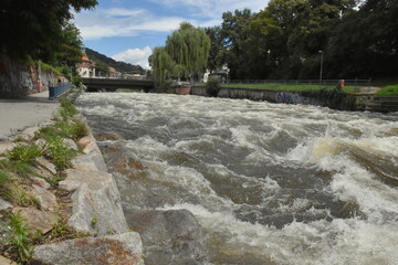 Dreisam in Freiburg mit Hochwasser