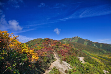 mt.iide trekking in autumn,  秋の快晴下の飯豊山トレッキング