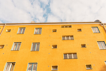 Fototapeta na wymiar orange apartment house at prenzlauer berg, berlin