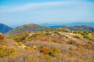 大分県の紅葉のくじゅう連山の風景  Mt.Kujyu range scenery of autumn leaves in Oita Prefecture 