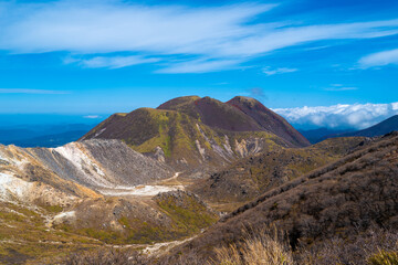 大分県の紅葉のくじゅう連山の風景  Mt.Kujyu range scenery of autumn leaves in Oita Prefecture 