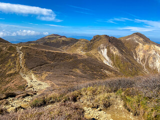 大分県の紅葉のくじゅう連山の風景  Mt.Kujyu range scenery of autumn leaves in Oita Prefecture 