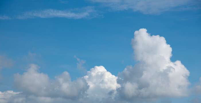Blue sky with white clouds © KAVIN