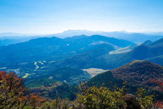 大分県別府市の鶴見岳の風景 View of Mt. Tsurumi in Beppu City, Oita Prefecture, Japan. © Hello UG