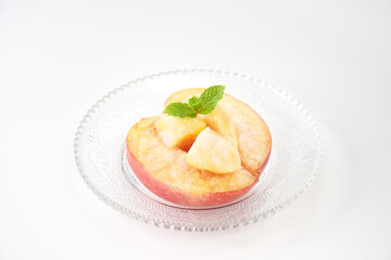 白桃を白バックで