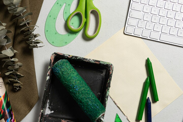 Artist's desk with materials to create brainstorming