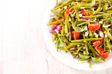 green bean salad with cherry tomatoes and basil