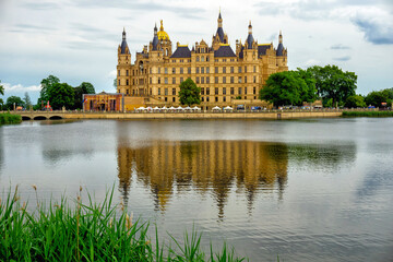 Fototapeta na wymiar Castle in Schwerin