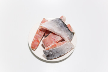 冷凍した鮭の切り身