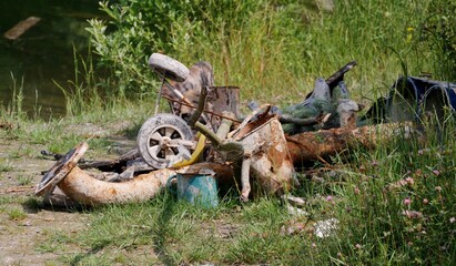 Industriemüll am See abgelegt