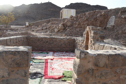 Town Madena in Saudi Arabia Mousqe sky Mountain