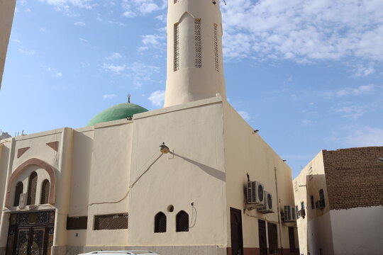 Town Madena in Saudi Arabia Mousqe sky Mountain
