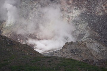 火山の噴火口、福島県福島市浄土平（磐梯吾妻スカイライン）/The view of active volcano in Fukushima, Japan