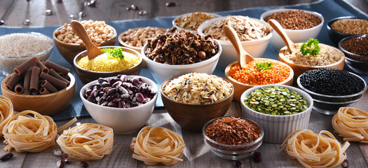 Composition with different kinds of dry food products