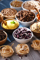 Composition with different kinds of dry food products