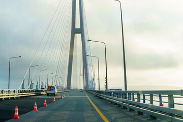 Obraz premium cable-stayed bridge at the entrance to the city
