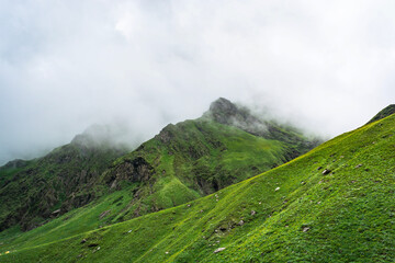 Fototapeta na wymiar Shrikhand Mahadev Trek Landscape