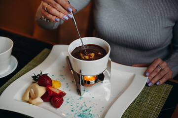 Chocolate fondue with fresh berries