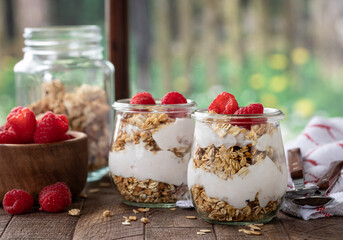 Granola Parfait With Yogurt and Raspberries