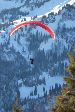 paragliding in the mountains