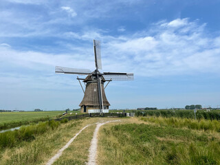 Fototapeta na wymiar Windmill around Vegelinsoord
