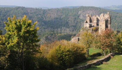 Ch&acirc;teau fort de Blot-le-Rocher, dit Ch&acirc;teau Rocher Auvergne-Rh&ocirc;ne-Alpes Puy-de-D&ocirc;me Saint-R&eacute;my-de-Blot France	