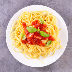 spaghetti with tomato sauce on plate