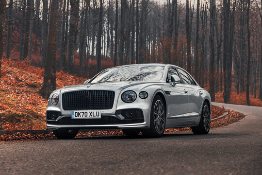 Bentley Flying Spur V8 front end, grill, headlights and wheel details