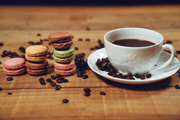 ブラックコーヒーとマカロン