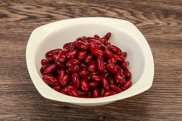 Red baked kidney in the bowl