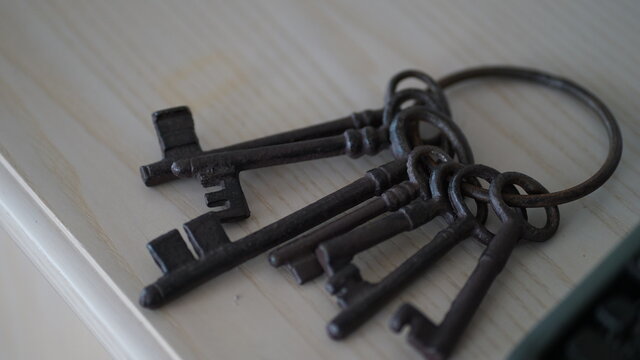 keys - old - tresure 