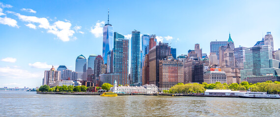 Skyline panorama of downtown Financial District and Lower Manhattan in New York City, USA