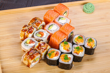 Japanese cuisine sushi and roll set