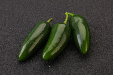 Green raw jalapeno peper heap