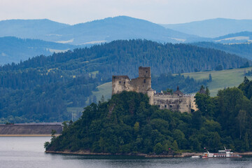 Fototapeta na wymiar Niedzica Castle, Dunajec Castle, a dam on Lake Czorsztyn
