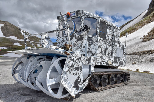 Schneefr&auml;se, Tarnfarbe, Muster, Gro&szlig;glockner, Hochalpenstra&szlig;e, Schneer&auml;umung, Stra&szlig;e, Winter, Schnee, Wallack-Rotations-Schneefr&auml;se, Rotation, Rotationsfr&auml;se, Schneefr&auml;se, Pflug, Rotationspflug, Natur