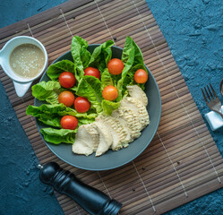 Vegetable salad Tomato and roast chicken with sesame dressing