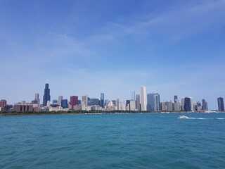 Fototapeta na wymiar Chicago skyline across Lake Michigan