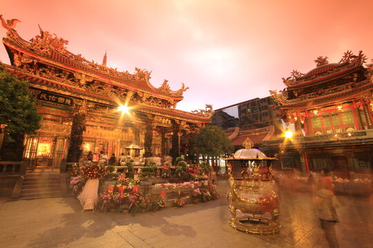  Longshan temple at dusk in Taipei, Taiwan