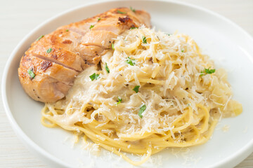 spaghetti white creamy sauce with grilled chicken