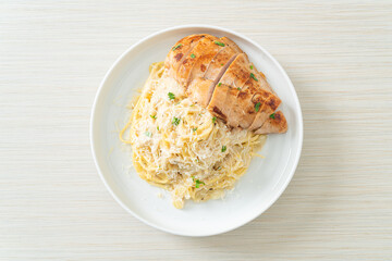 spaghetti white creamy sauce with grilled chicken