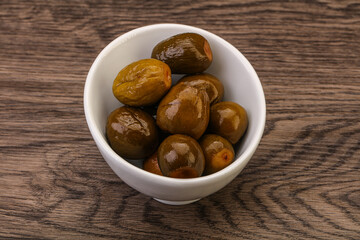Marinated feijoa in the bowl