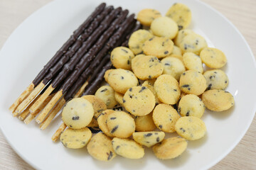 chocolate dessert sticks and small pieces
