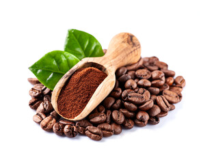 Coffee beans with leaves and powder beans