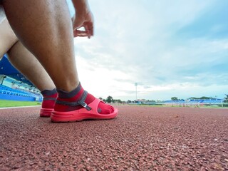 Exercise, even with sandals, can come to exercise by running.