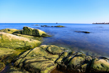 Seaside scenery, the sea under the blue sky