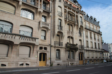 Fototapeta na wymiar art nouveau flat buildings in nancy in lorraine (france) 