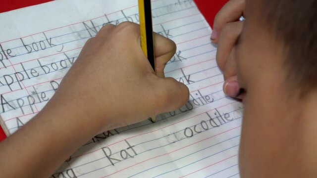 Close up kid rewrite the english vocabulary homework