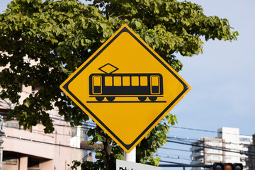 道路標識　踏切注意 © YK-image
